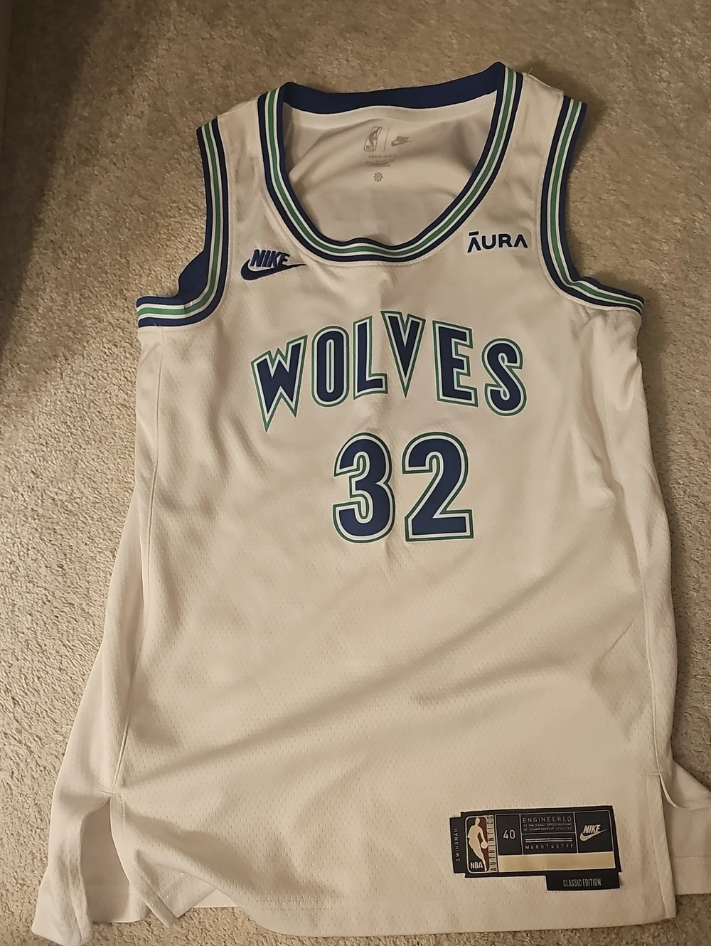 Nike White Timberwolves #32 Towns Jersey Swingman